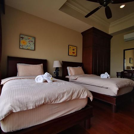 Casa Del Rio Residences Malacca Bagian luar foto